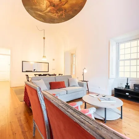 Bica Contemporary Historic 2 Bedroom Apartment Lisbon