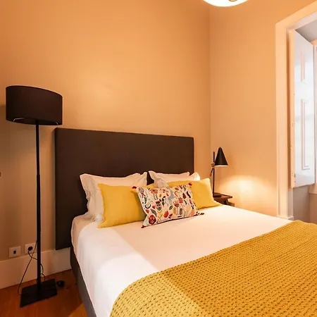 Bica Contemporary Historic 2 Bedroom *