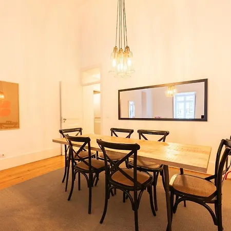 아파트 Bica Contemporary Historic 2 Bedroom