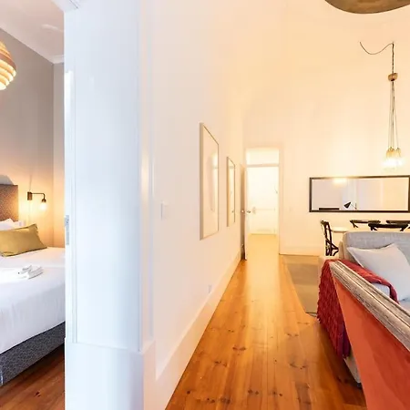 Bica Contemporary Historic 2 Bedroom Apartment Lisbon