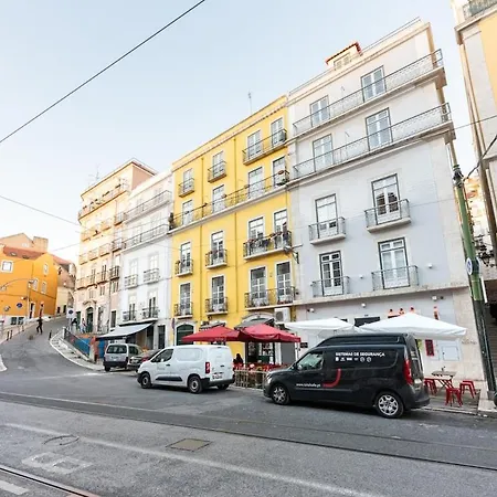 Bica Contemporary Historic 2 Bedroom Lejlighed