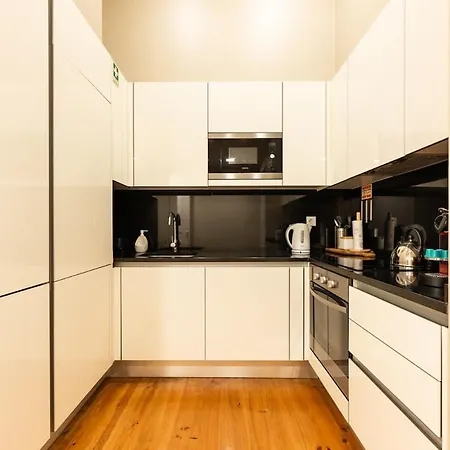 Apartmán Bica Contemporary Historic 2 Bedroom